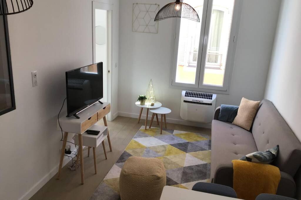 Appartement 2 Chambres Refait A Neuf, Climatise, A 2 Min De La Mer นีซ ภายนอก รูปภาพ