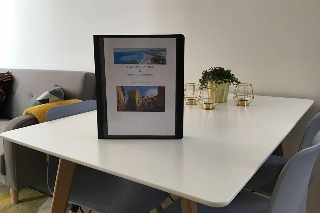 Appartement 2 Chambres Refait A Neuf, Climatise, A 2 Min De La Mer นีซ ภายนอก รูปภาพ